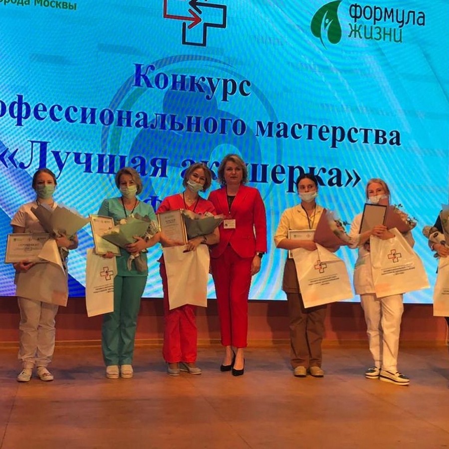 Елена Кольцова заняла первое место в конкурсе «Лучшая акушерка»