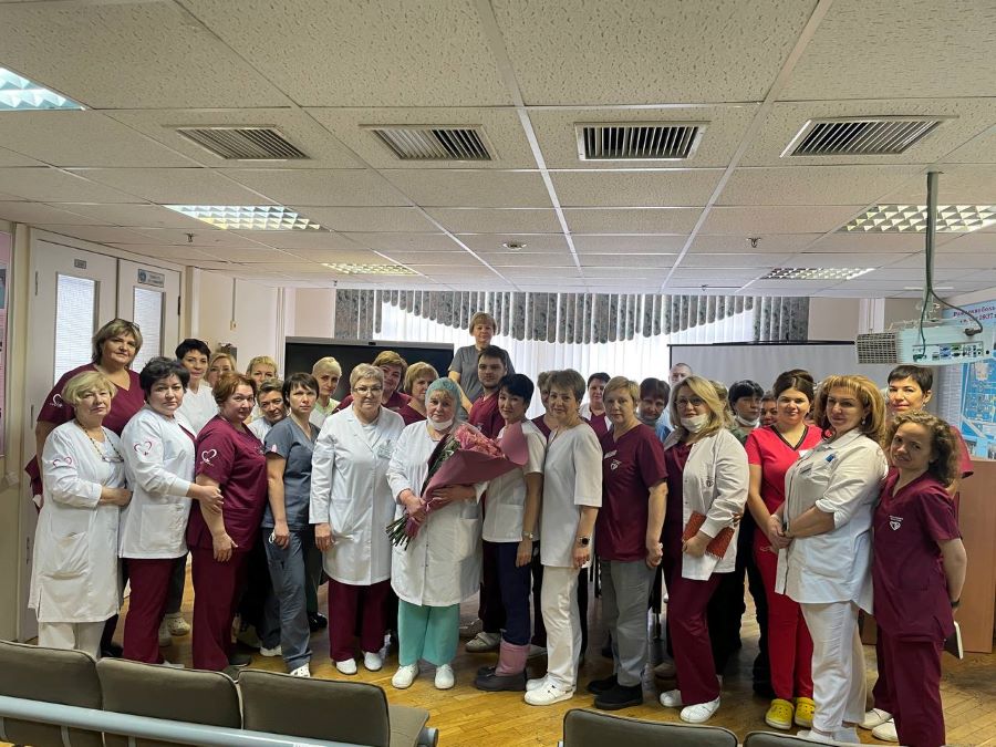 Свою трудовую деятельность заканчивает старшая медицинская сестра 2-го инфекционного отделения ИКБ №2 Любовь Казакова