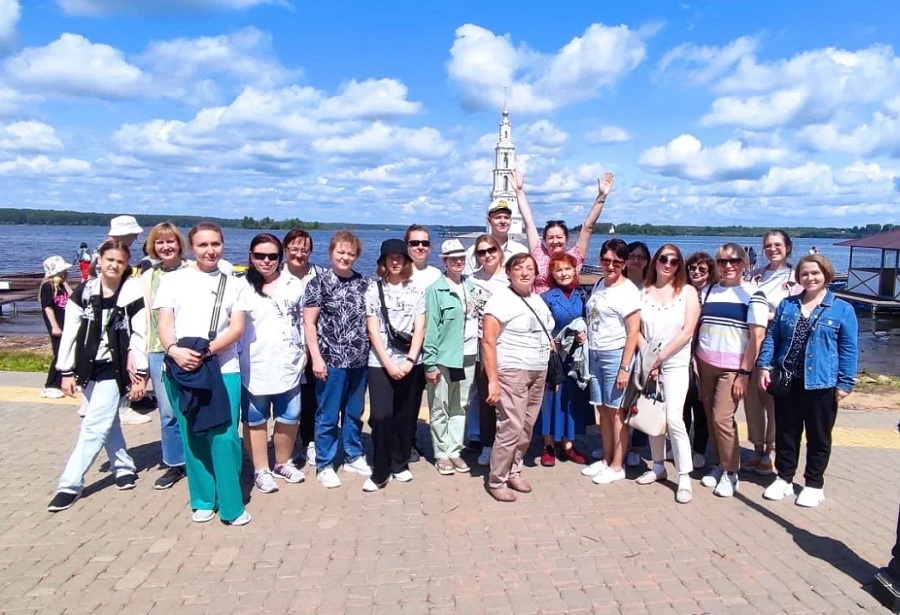 Профсоюз ИКБ №2 организовал поездку сотрудников в Ростов Великий