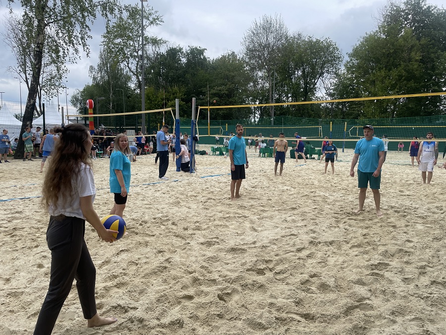 Сборная ИКБ№2 вышла на игровую площадку турнира по пляжному волейболу