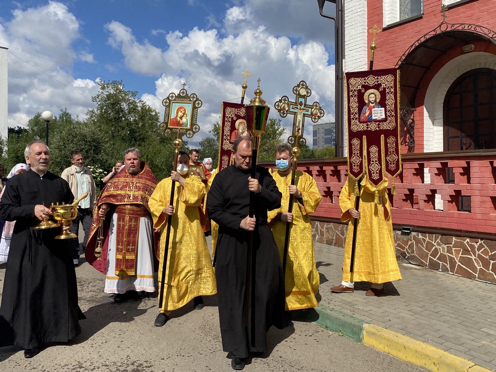 9 августа православной христианской церковью отмечается День Святого великомученика Пантелеимона 