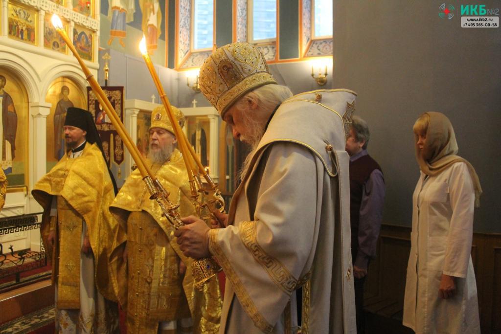 итургию в храме возглавил епископ Пантелеимон, викарий святейшего патриарха Московского и всея Руси
